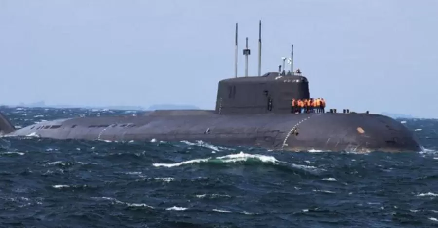 Росія знову вивела у Чорне море підводні човни з 